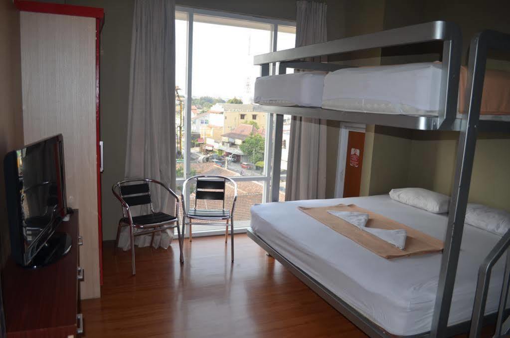 Edu Hostel Jogyakarta Zewnętrze zdjęcie